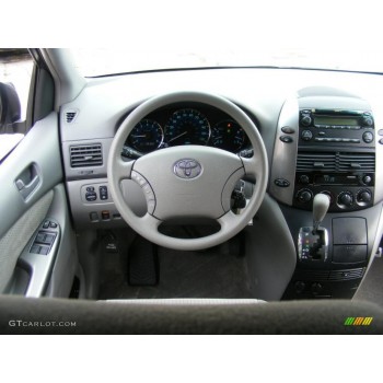 2004  Dashboard Toyota Sienna